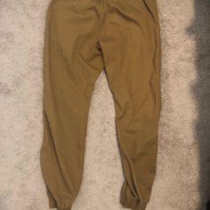 Like new Free World Men’s Joggers Size L
